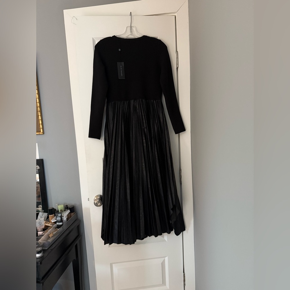 Elie Tahari Black Long Sleeve Pleated Dress